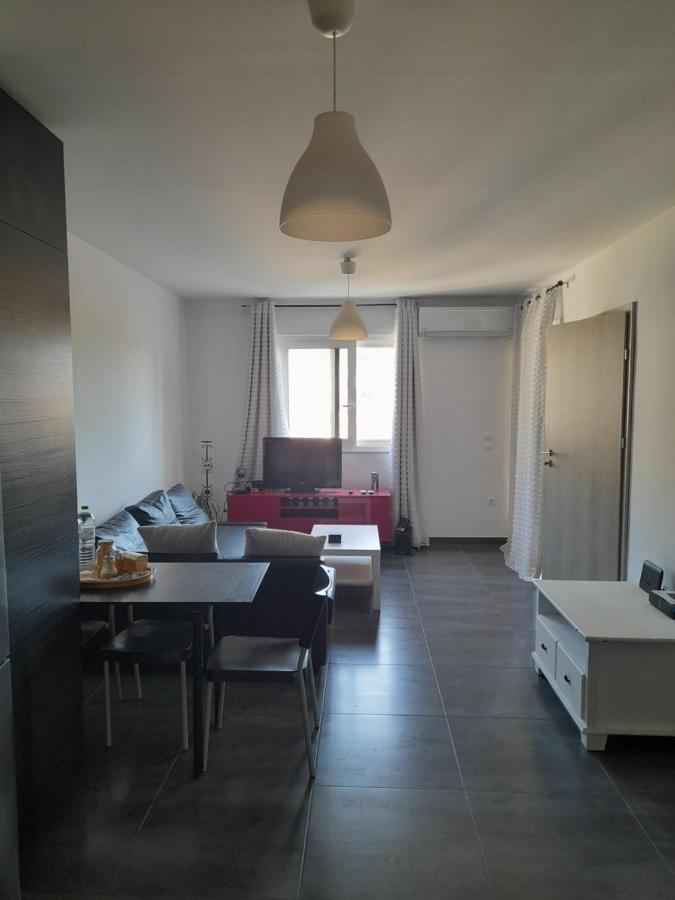Bright Top Floor Apartment! 자킨토스 타운 외부 사진